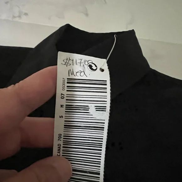 Sisley black blouse, size M, fits like a small ( see measurements ) - Picture 15 of 15